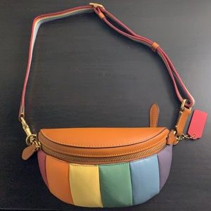 Coach:Bethany Belt Bag With Rainbow Quilting